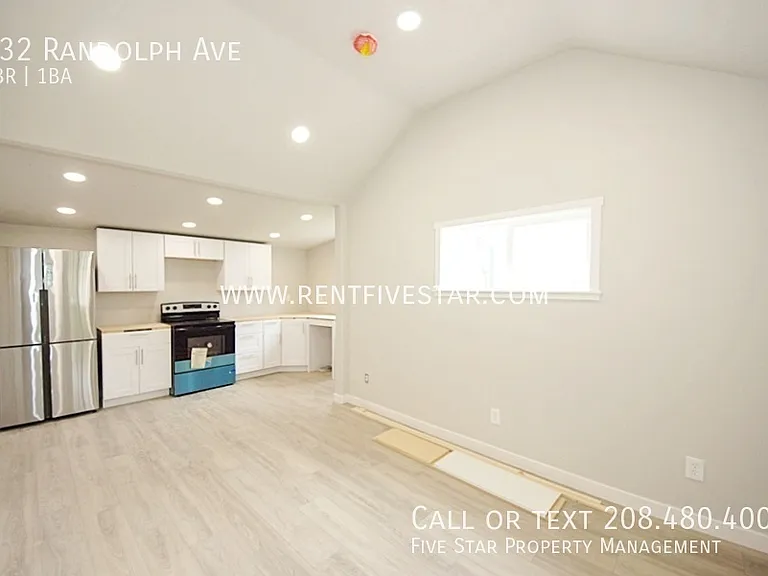 332 Randolph Ave — Photo 2