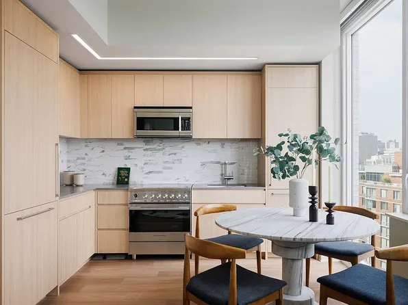 430 Main St, New York, NY