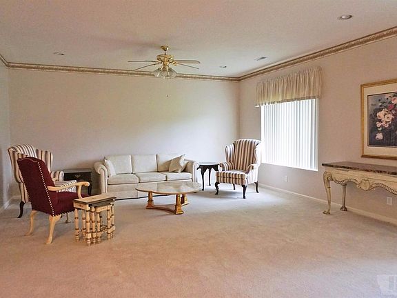 2nd image of 1402 Meadows Townhomes Ln