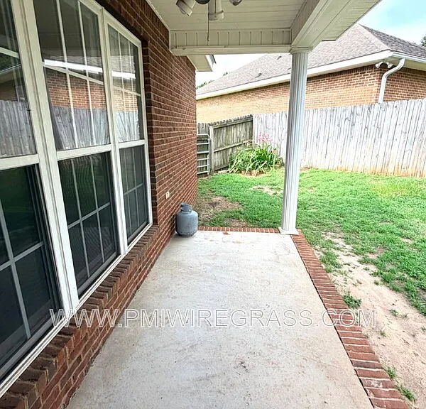 201 Windsor Garden Dr — Photo 27