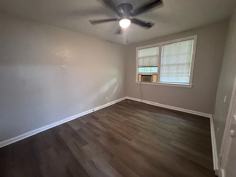 321 Olivia Ct — Photo 12