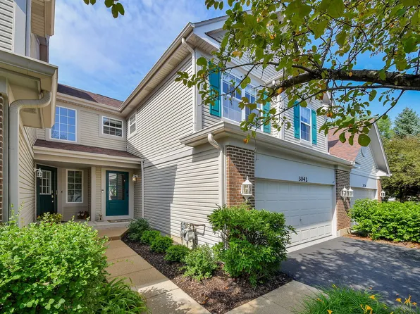 3042 Saint Michel Ln, St Charles, IL 60175