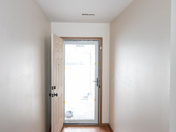 3rd image of 116 Pierre Pl