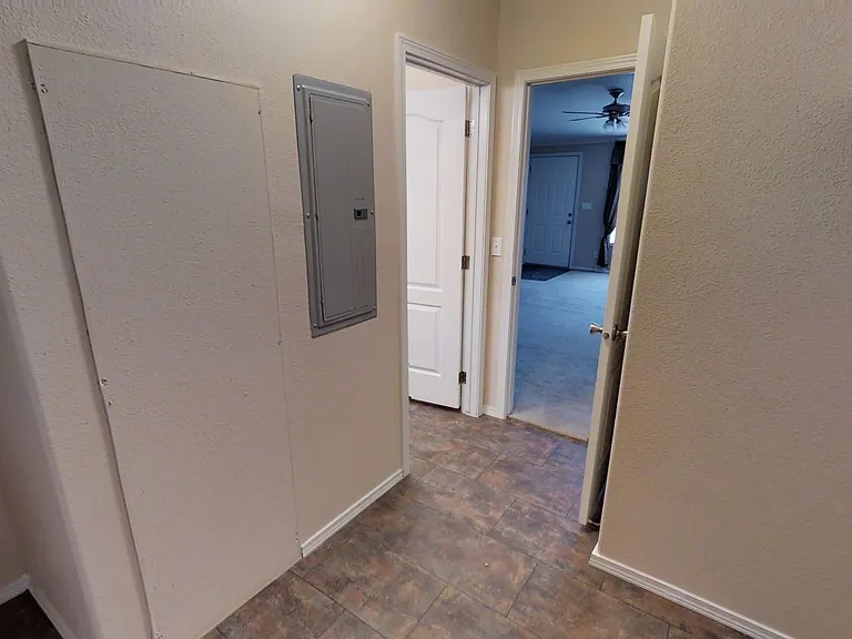 321 E Lime St — Photo 11