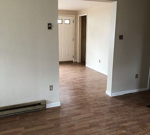 2nd image of 33 East Ave #1