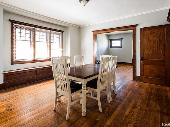 4th image of 1508 Montclair St
