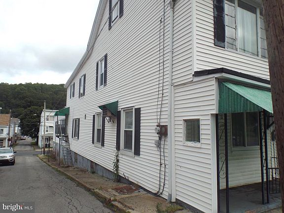 2nd image of 1301 E Mahanoy St