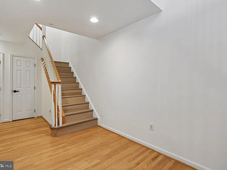 46 Waddington Ln — Photo 7