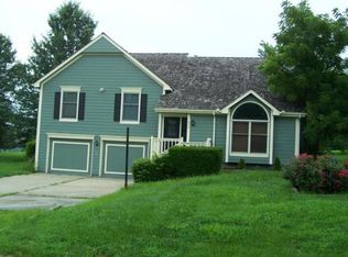 804 SW 163rd St, Lees Summit, MO 64082