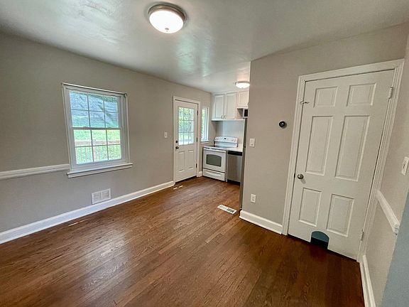5th image of 10721 Saint Paul St
