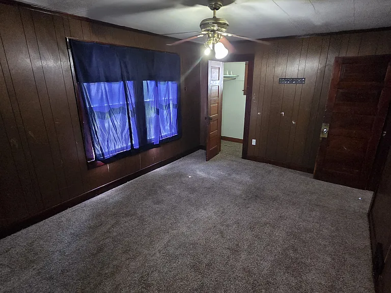 1216 SW Boswell Ave — Photo 5