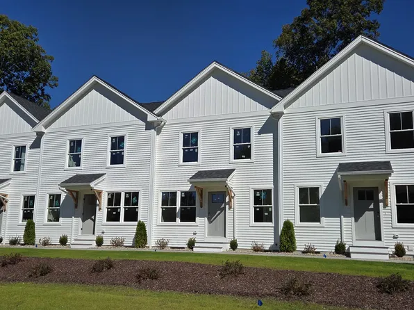 100 Kingstown Rd #D, Wyoming, RI 02898