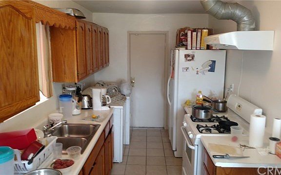 3rd image of 1420 E La Deney Dr