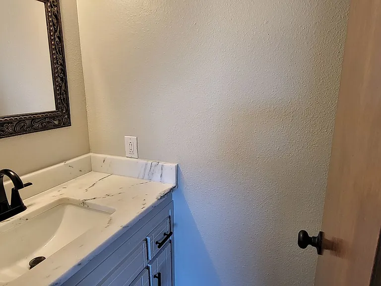 3516D Adenmor Ct — Photo 12