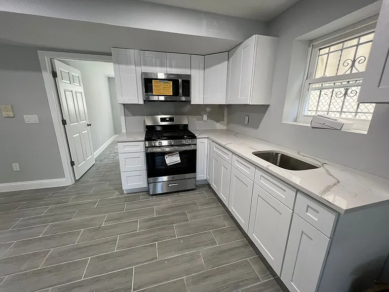 26-28 Avon Avenue - Ground Floor — Photo 19