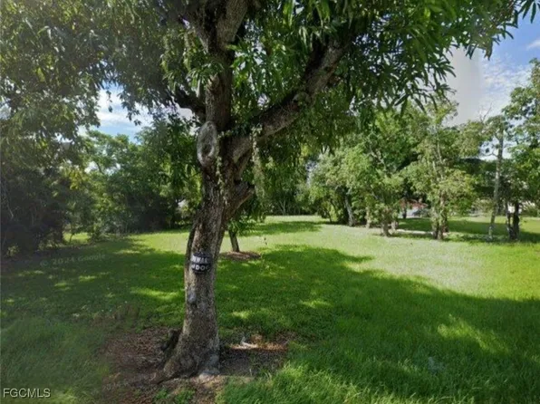 3019 Kunze St, Fort Myers, FL 33916