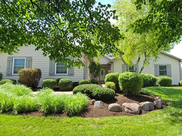 20 Steeplechase Dr, Hawthorn Woods, IL 60047