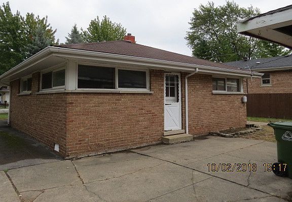 3rd image of 8838 S Nashville Ave