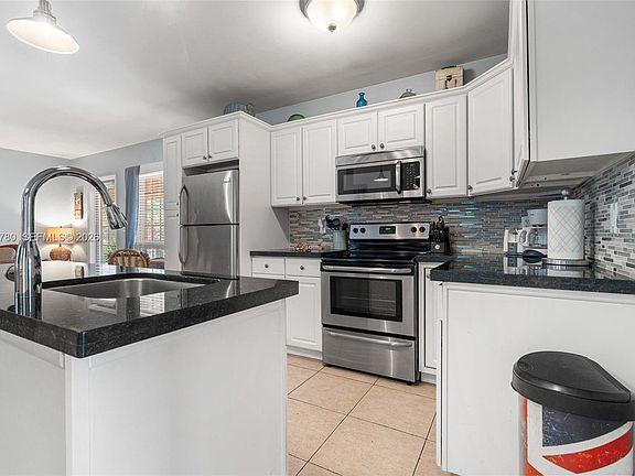 3rd image of 2033 NE 33rd Ave #2