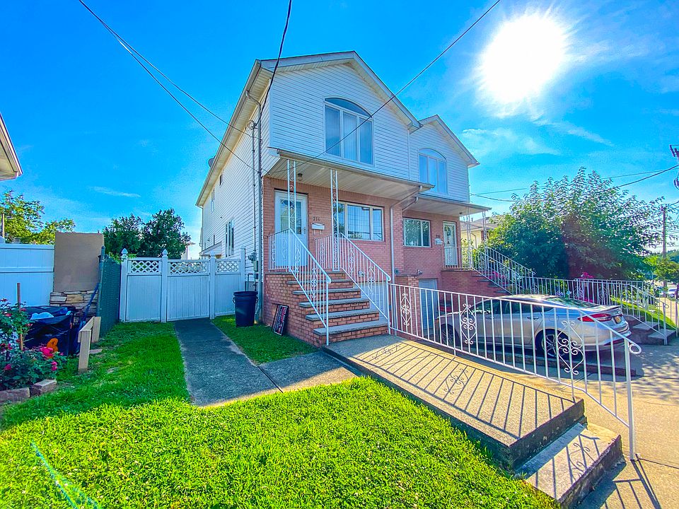 1st image of 216 Lamberts Ln
