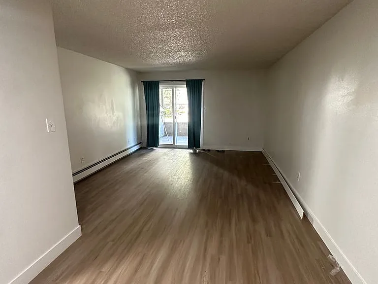 Regency Apartments 4809 — Photo 2