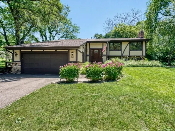 311 E 135th St, Burnsville, MN 55337