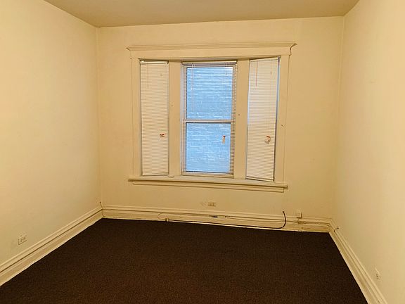 4th image of 6112 S Ingleside Ave #1W