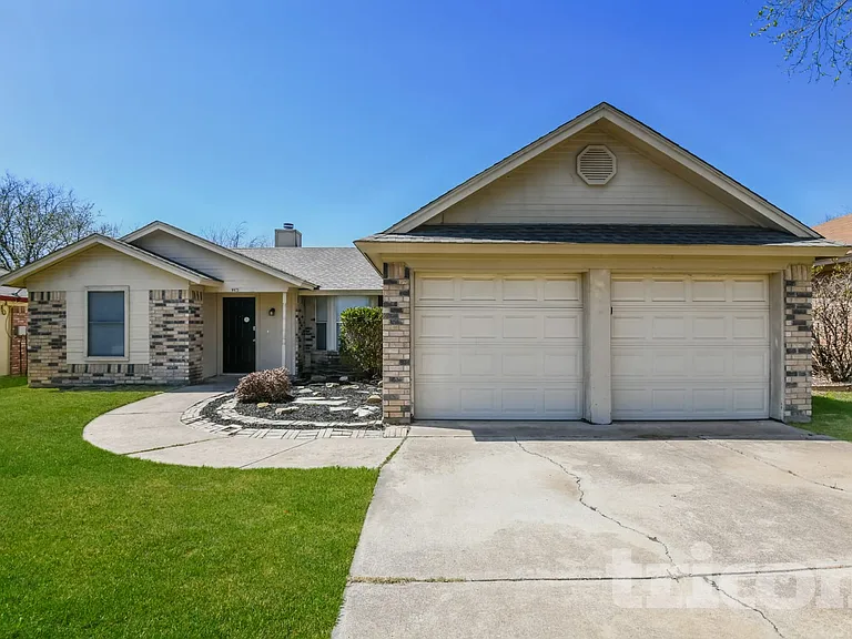 6625 Old Whitley Rd — Photo 1