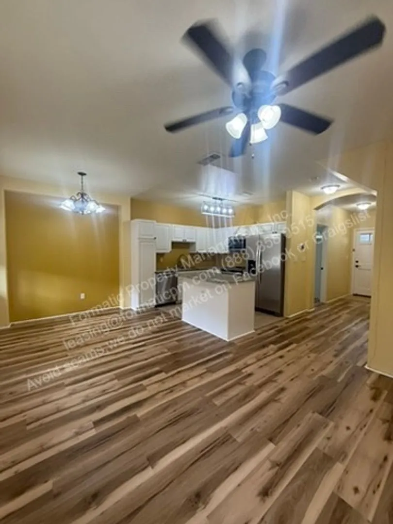 3 bed, 2.5 bath, 1008 sqft, $3,495 — Photo 4
