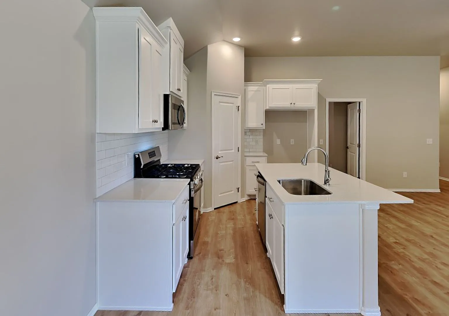 *Leasing Special*Brand New 4 Bedroom 2 Bathroom Home With Office/Flex Space In Piedmont Schools W... — Photo 4