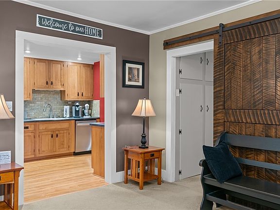 4th image of 10584 Elm St