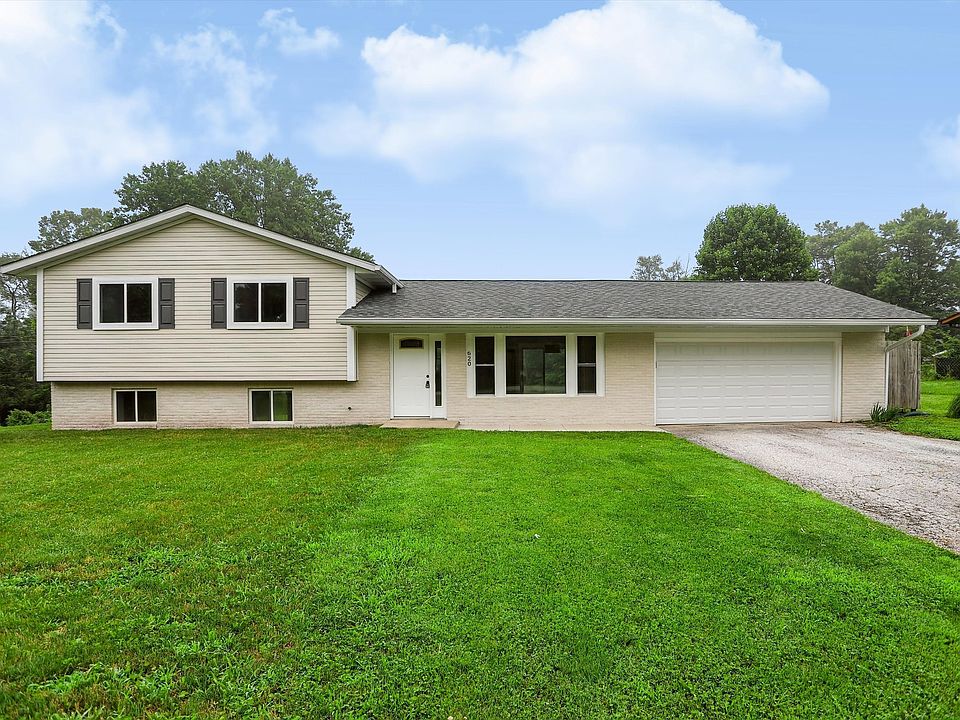 1st image of 620 N Staats Dr