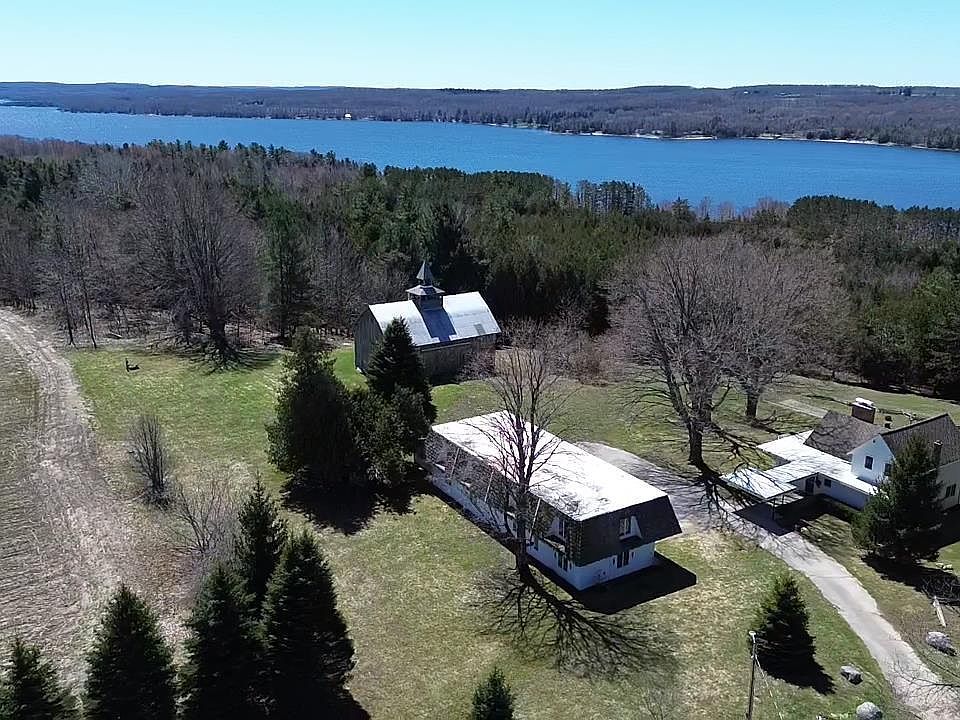1st image of 8952 Ridge Rd