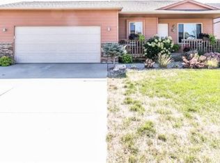 3909 W 92nd St, Sioux Falls, SD 57108