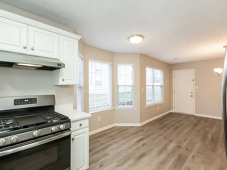2060 Stoneoak Dr — Photo 9