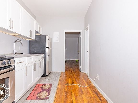 2nd image of 259 Linden St #4N