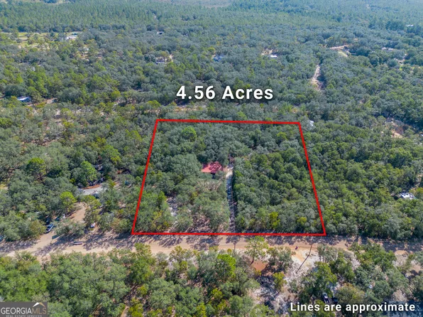 5768 Holly Dr, Blackshear, GA 31516