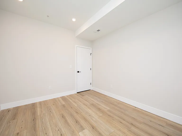 935 W Dauphin St #B — Photo 9