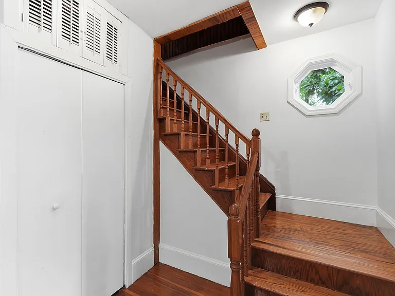 457 N Franklin St — Photo 16