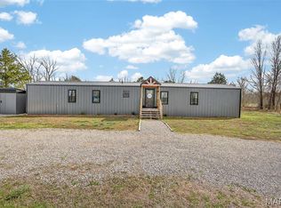 17007 Dogwood Dr, Lebanon, MO 65536