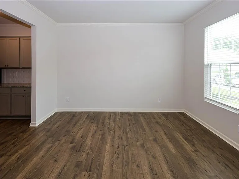 7566 Jennadee Dr — Photo 7