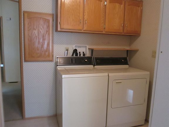 4th image of 208 S Blueberry Pl #13