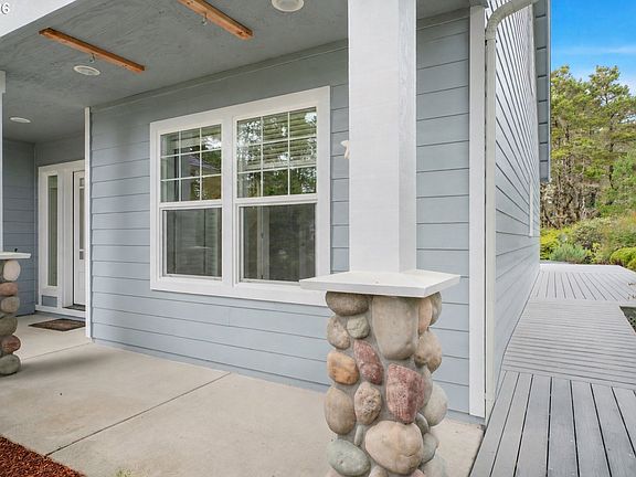 5th image of 1007 Troon Cir