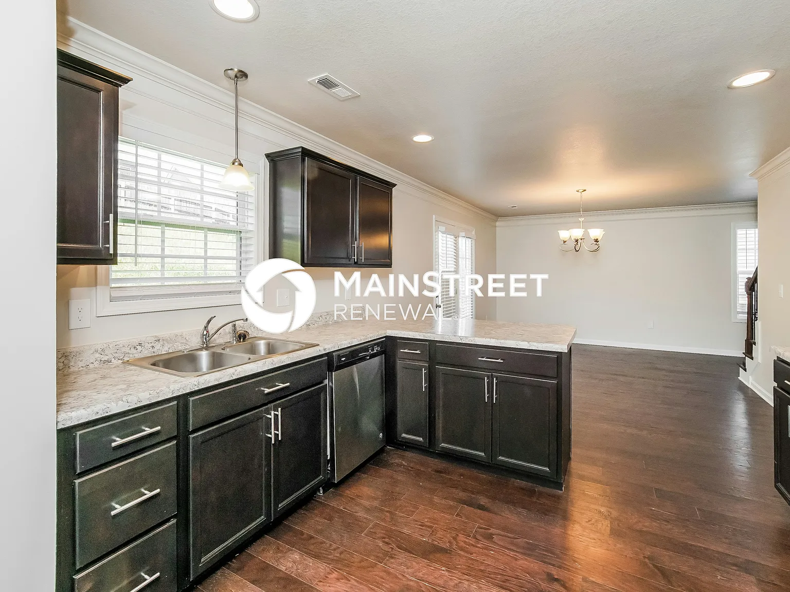 1133 Cloud View Dr — Photo 4