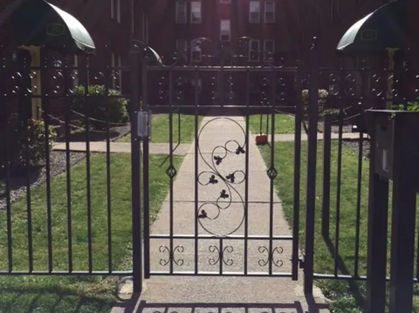 58 Chestnut St APT 2, Manchester, CT 06040