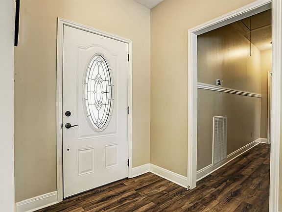 4th image of 1407 Osborne Dr