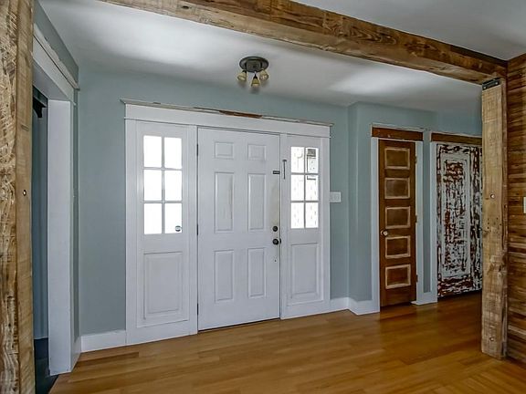 4th image of 2676 Saturn St