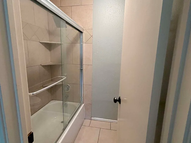 4203 Katrina Ln — Photo 20