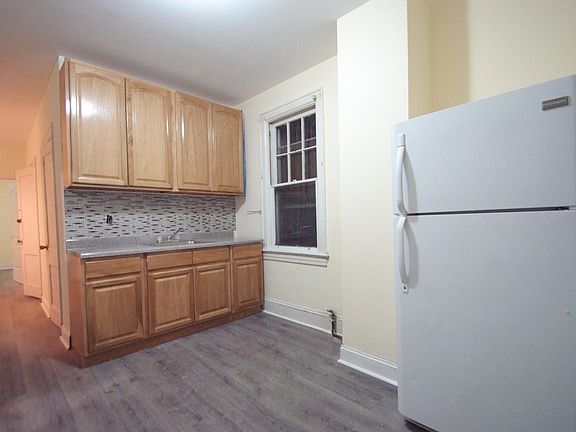 3rd image of 50 S Nichols Ave