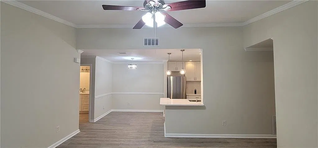2 bed, 2.0 bath, 1032 sqft, $1,950 — Photo 3